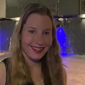 Meet your Posher, Hayley